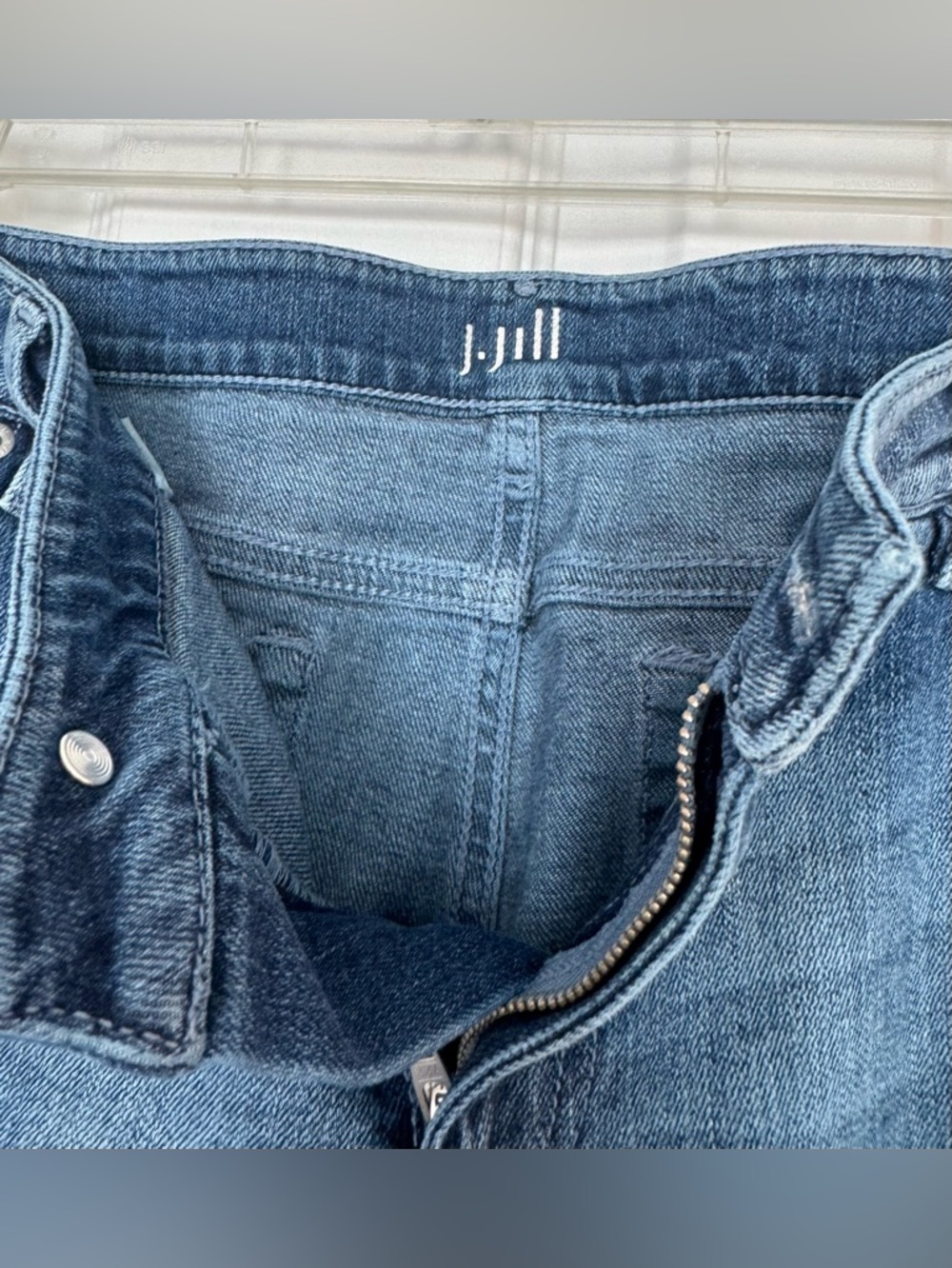 J Jill Authentic Fit Crop Midwash Blue Capri Jeans Size 10 - Picture 5 of 13
